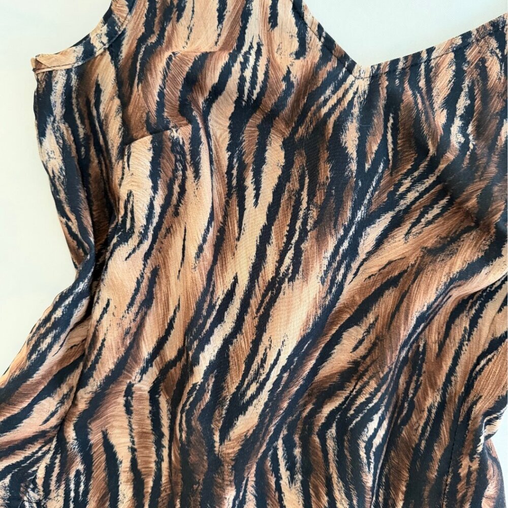 Brioche Vintage Animal Print V-Neck Sleeveless Top - Picture 6 of 7
